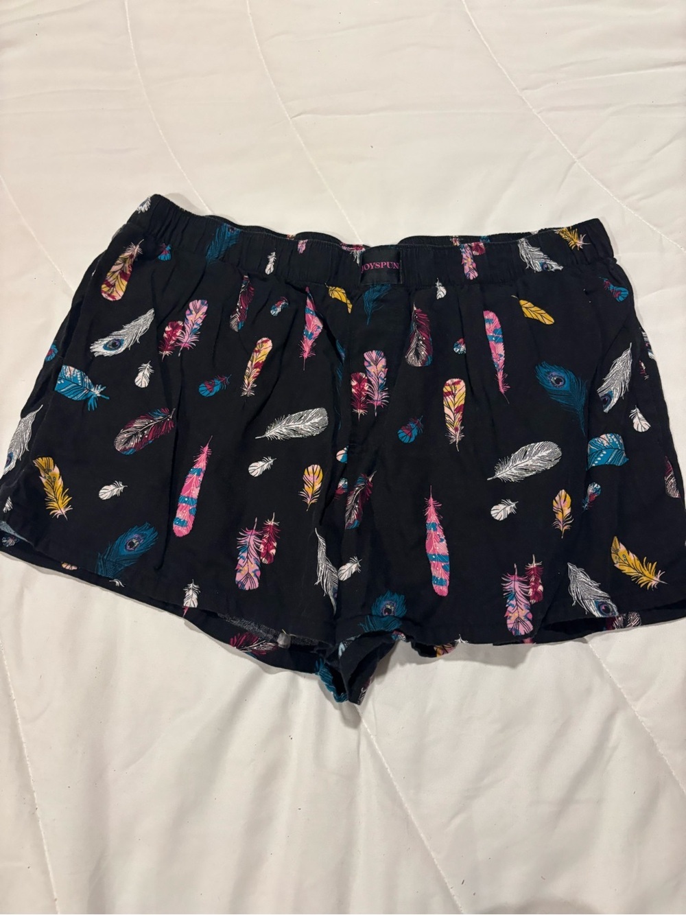 Joyspun Women's Black Feather-Print Shorts - Size XL